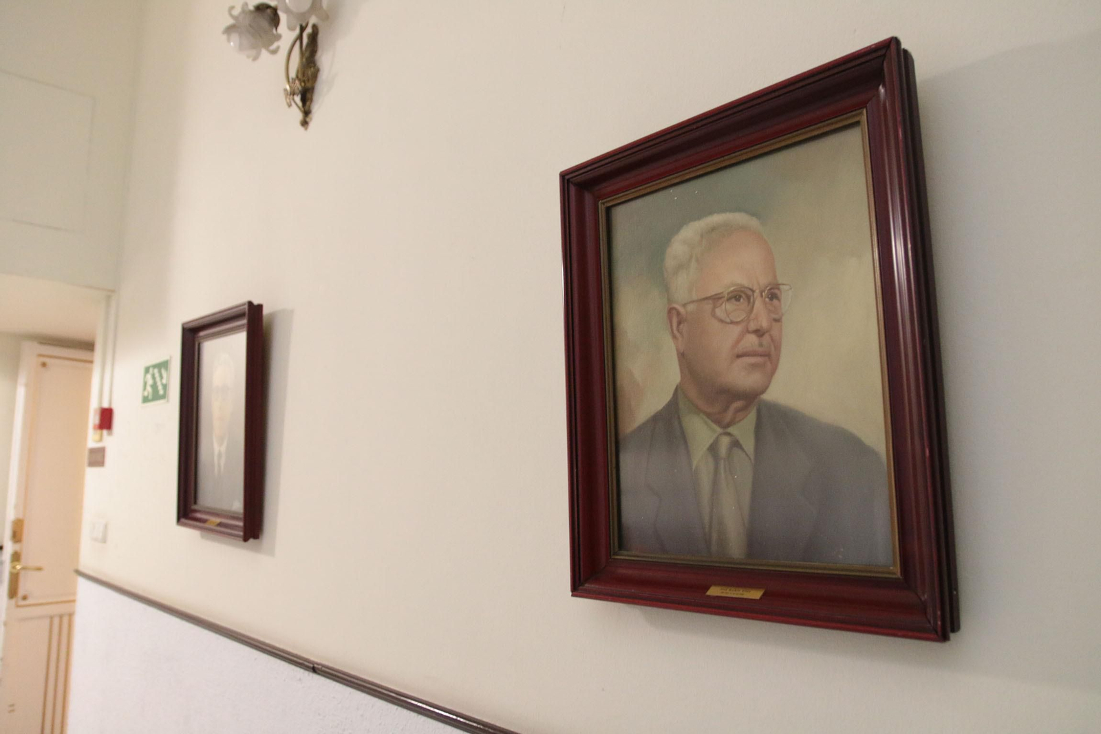 Así de espectaculares son los salones del Círculo Mercantil de Almería