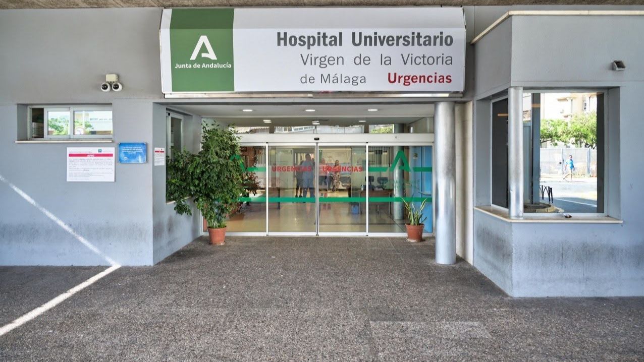 Golpes en la mesa, voces y amenazas a un médico de Urgencias del Clínico de Málaga por no realizar u ...