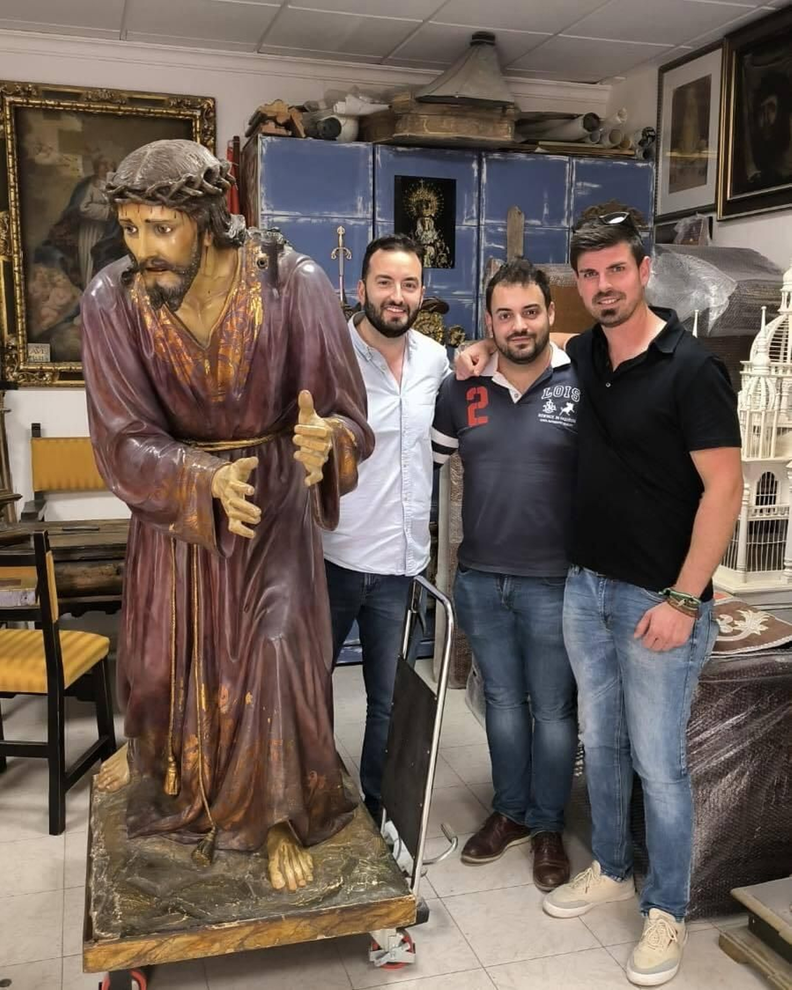 Imagen difundida por la Cofradía tras la firma del acuerdo.