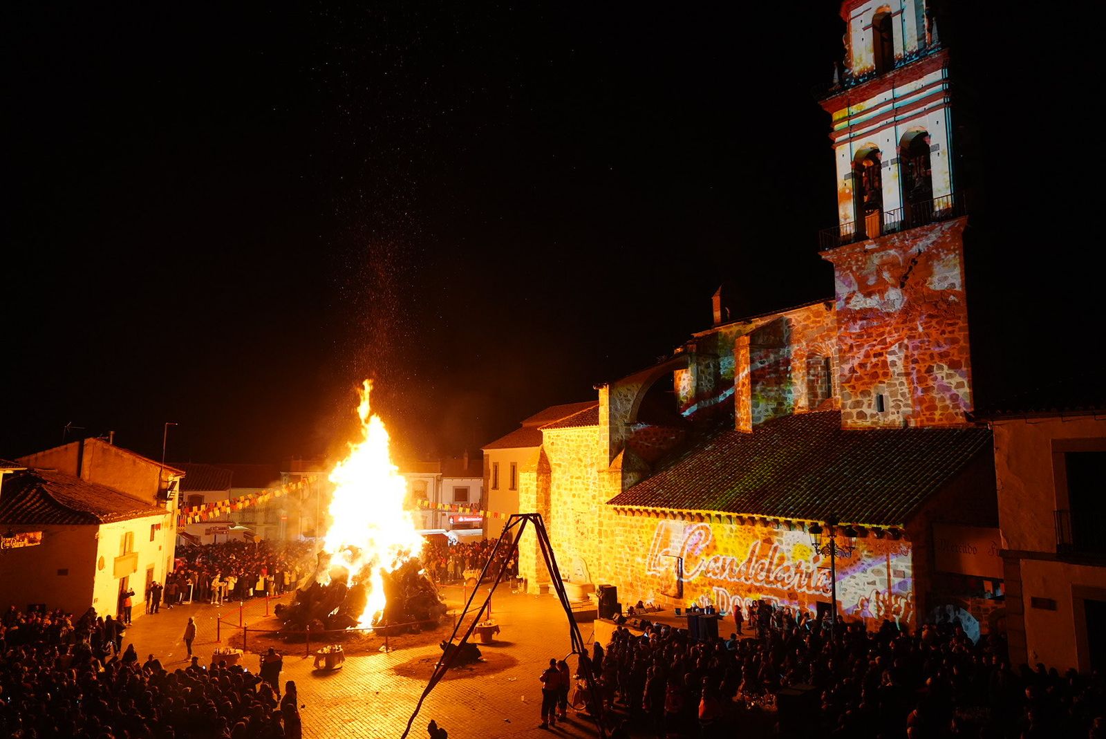La Candelaria llena de magia Dos Torres, en imágenes