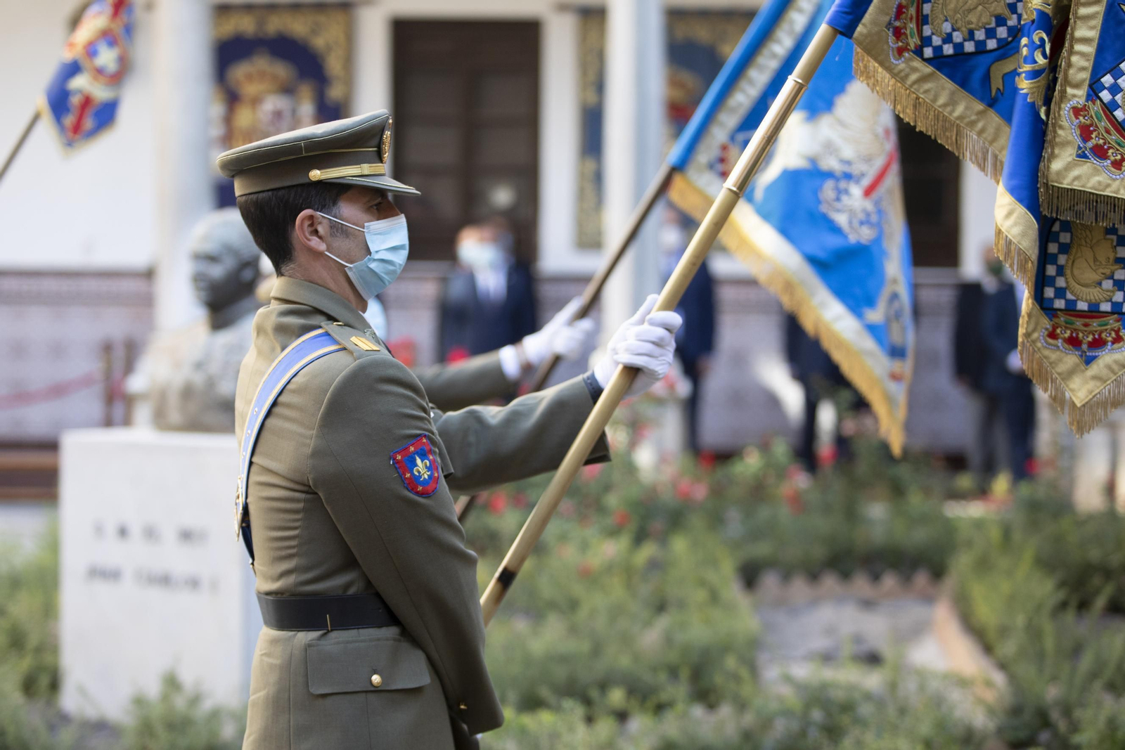 Fotos: la fiesta nacional se celebra en el Madoc de Granada con el izado de la bandera