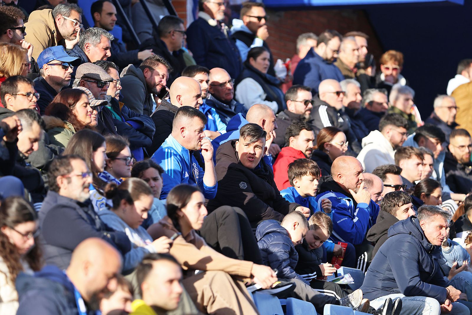 Búscate en las gradas del Nuevo Colombino en el Recreativo de Huelva-Atlético Sanluqueño