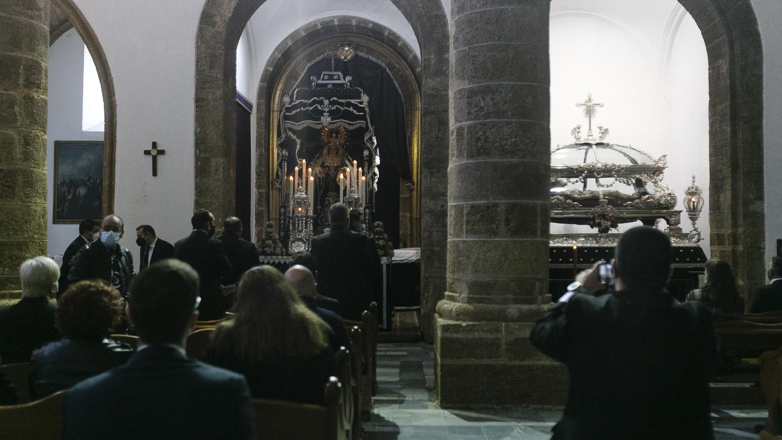 Las imágenes del Sábado Santo en Cádiz