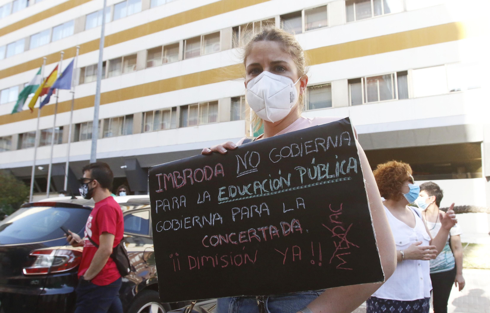 Las imágenes de la concentración contra el cierre de unidades en Córdoba