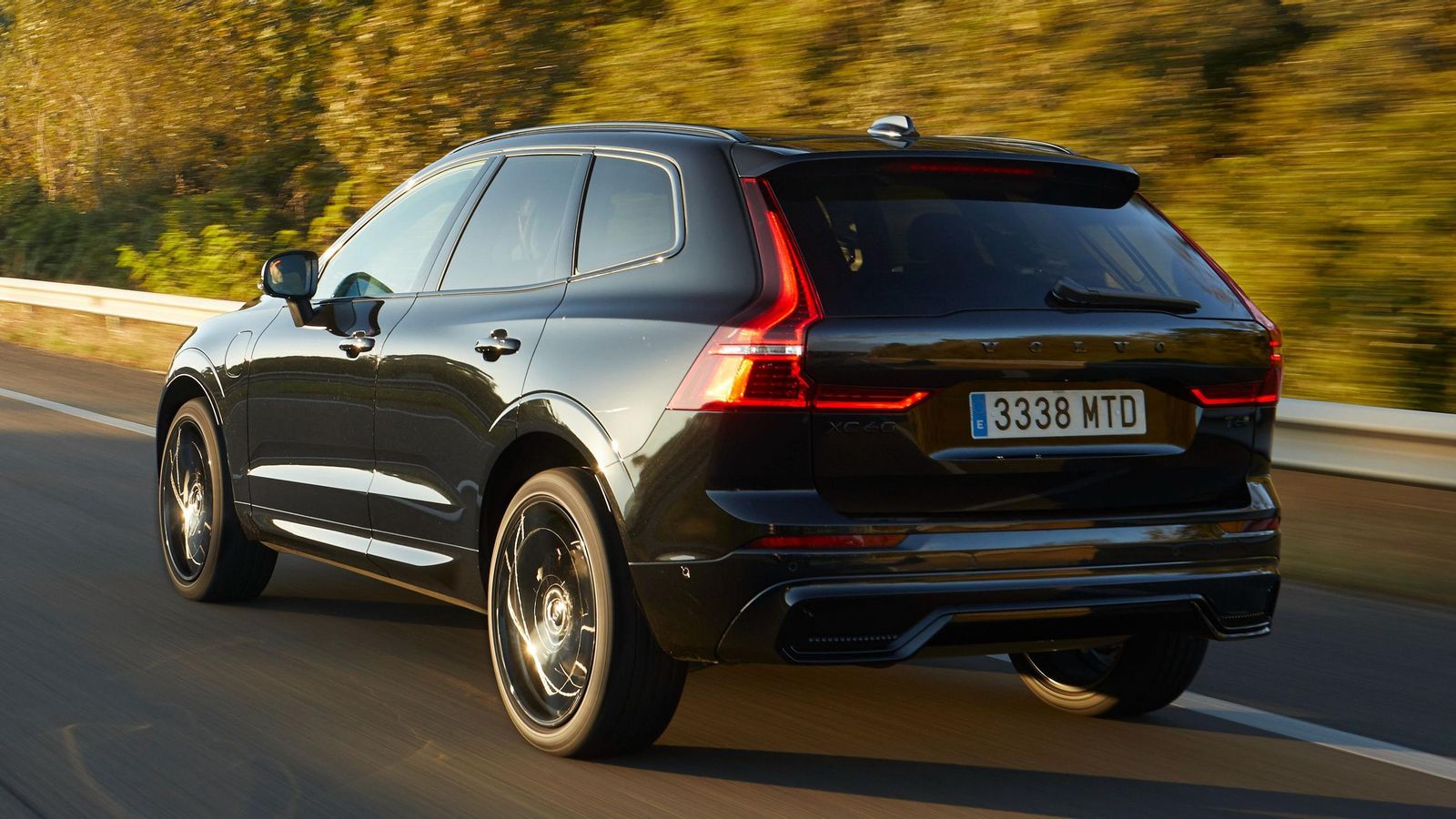 Los dos Recharge del Volvo XC60 tienen una autonomía de eléctrica homologada de 80 km gracias a su batería de 18,8 kWh. Los dos Recharge del Volvo XC60 tienen una autonomía de eléctrica homologada de 80 km gracias a su batería de 18,8 kWh.