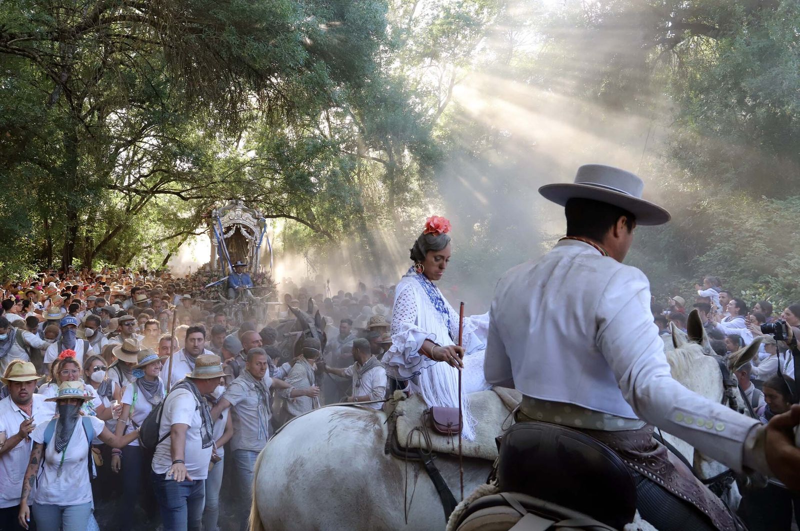 Imágenes de la Hermandad de Huelva a su paso por El Charco