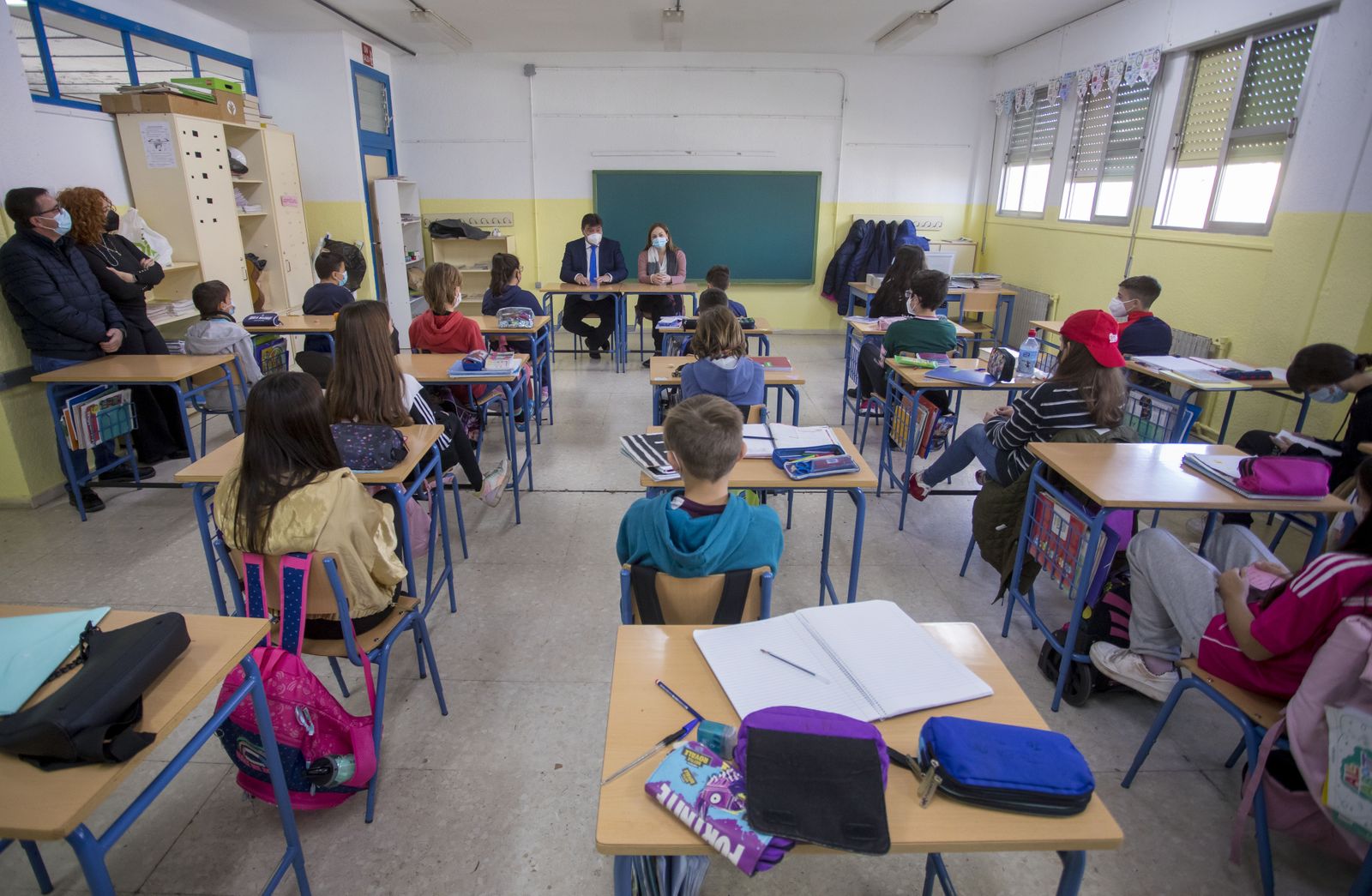 Encuentro con el alcalde en el colegio Los Rosales de Huelva.
