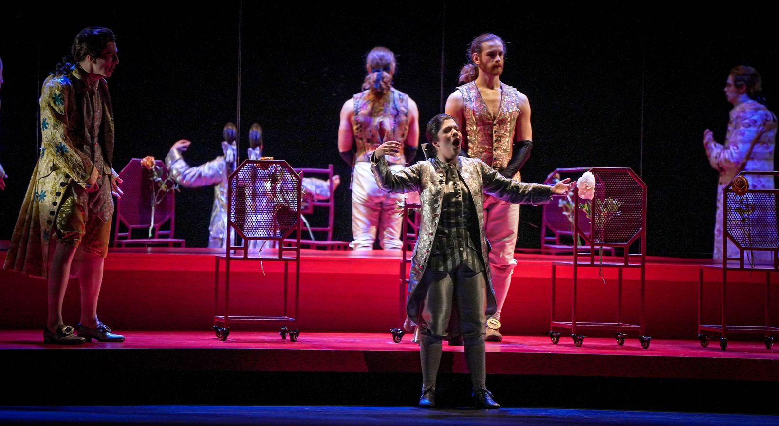 Imágenes de la ópera 'I Tre Gobbi' en el Teatro Villamarta