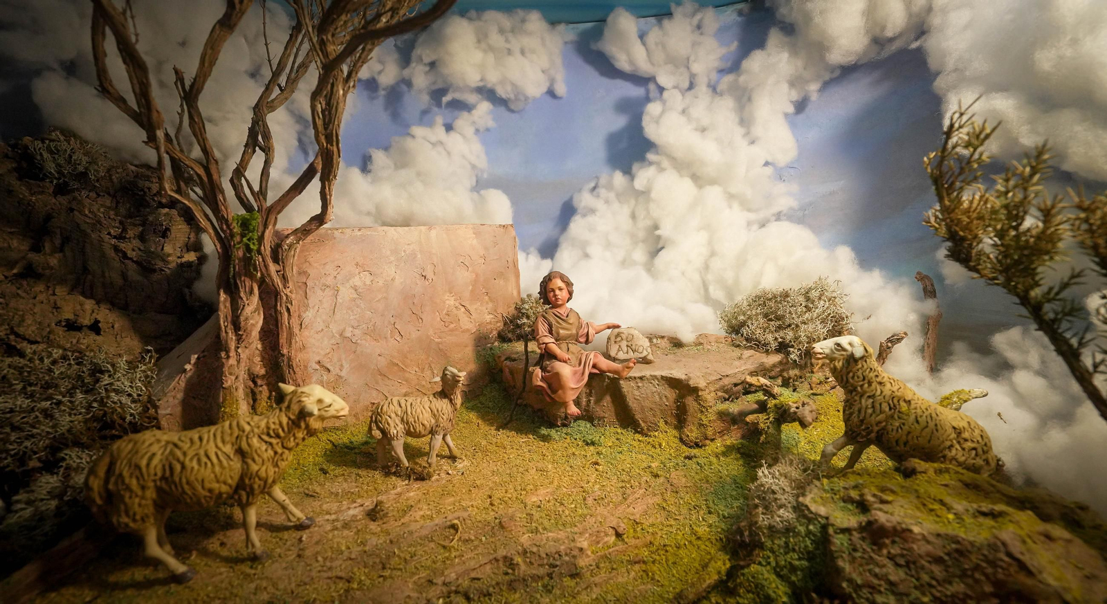 Imágenes de la exposición '50 Navidades montando el Belén' en Jerez