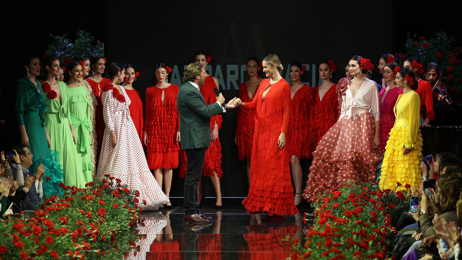 Desfile de Amparo Maciá en la Pasarela Flamenca Jerez Tio Pepe 2023