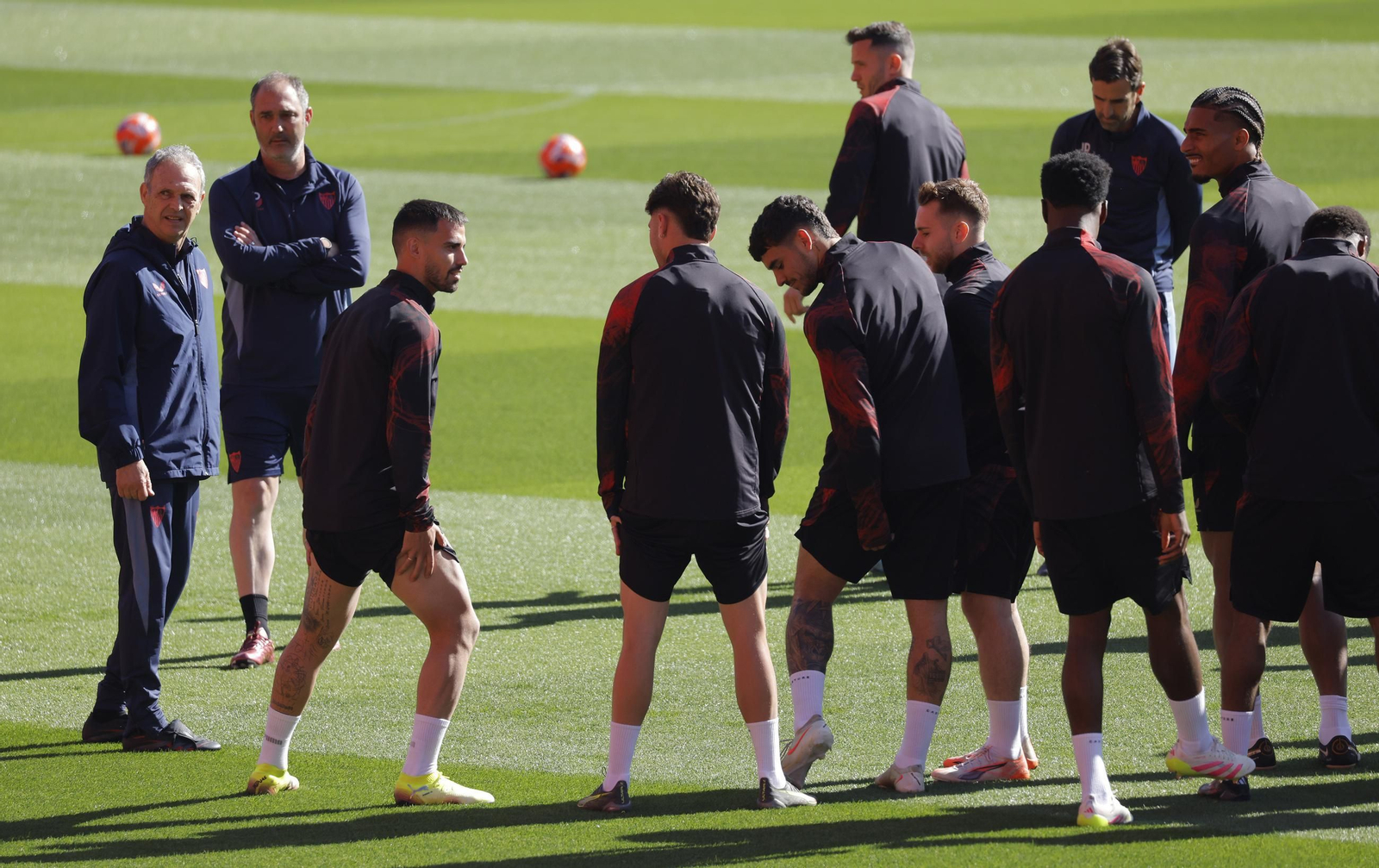 Las fotos de Caparrós en el entrenamiento en el Ramón Sánchez-Pizjuán