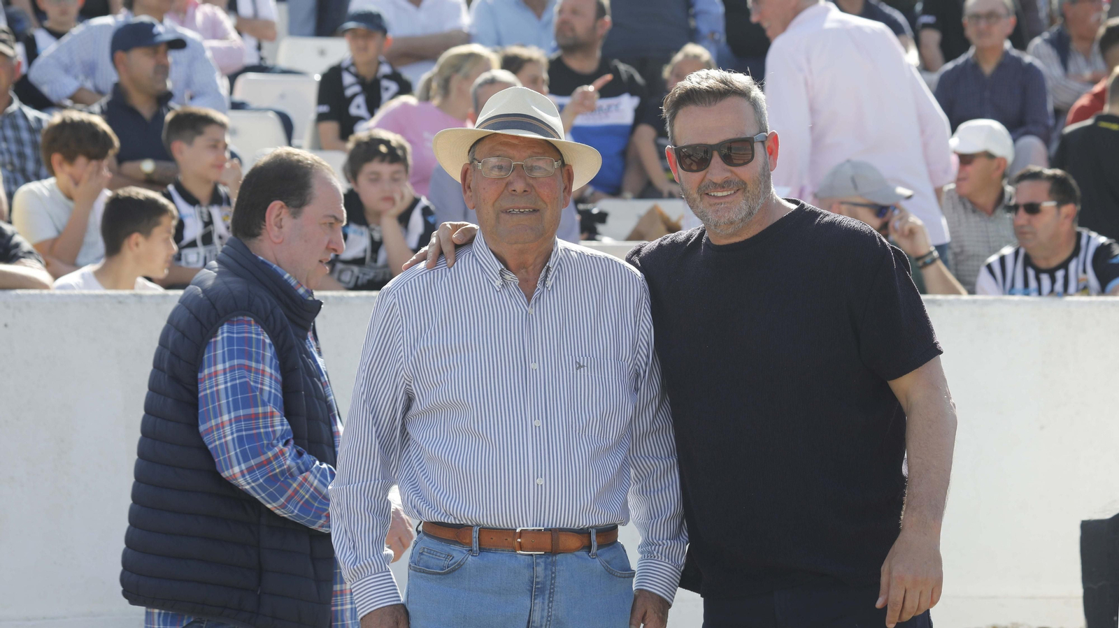 Fotos de la afición durante el encuentro de la Balona - Real Madrid Castilla