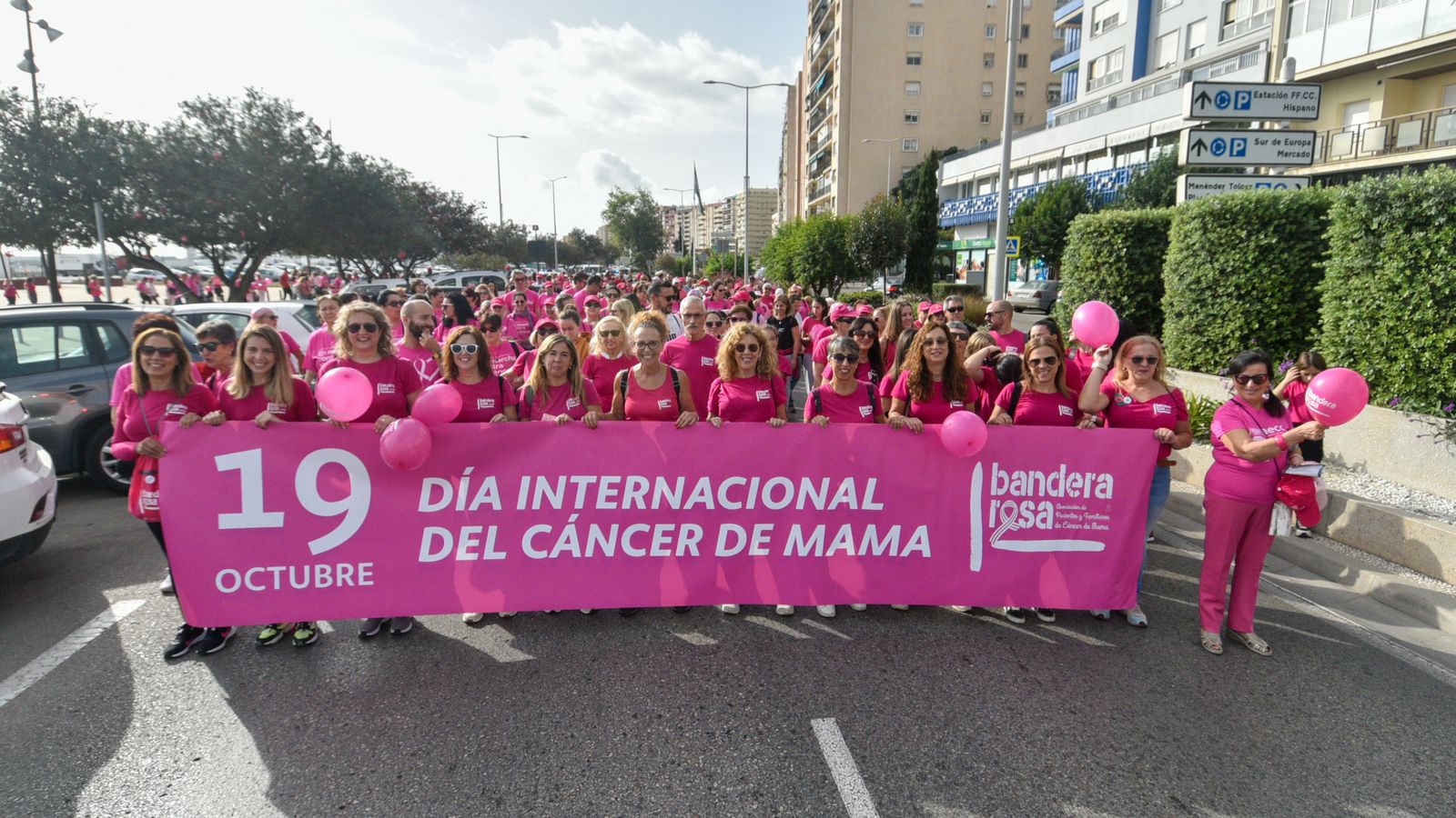 Las fotos de la Marcha contra el cáncer de mama en Algeciras