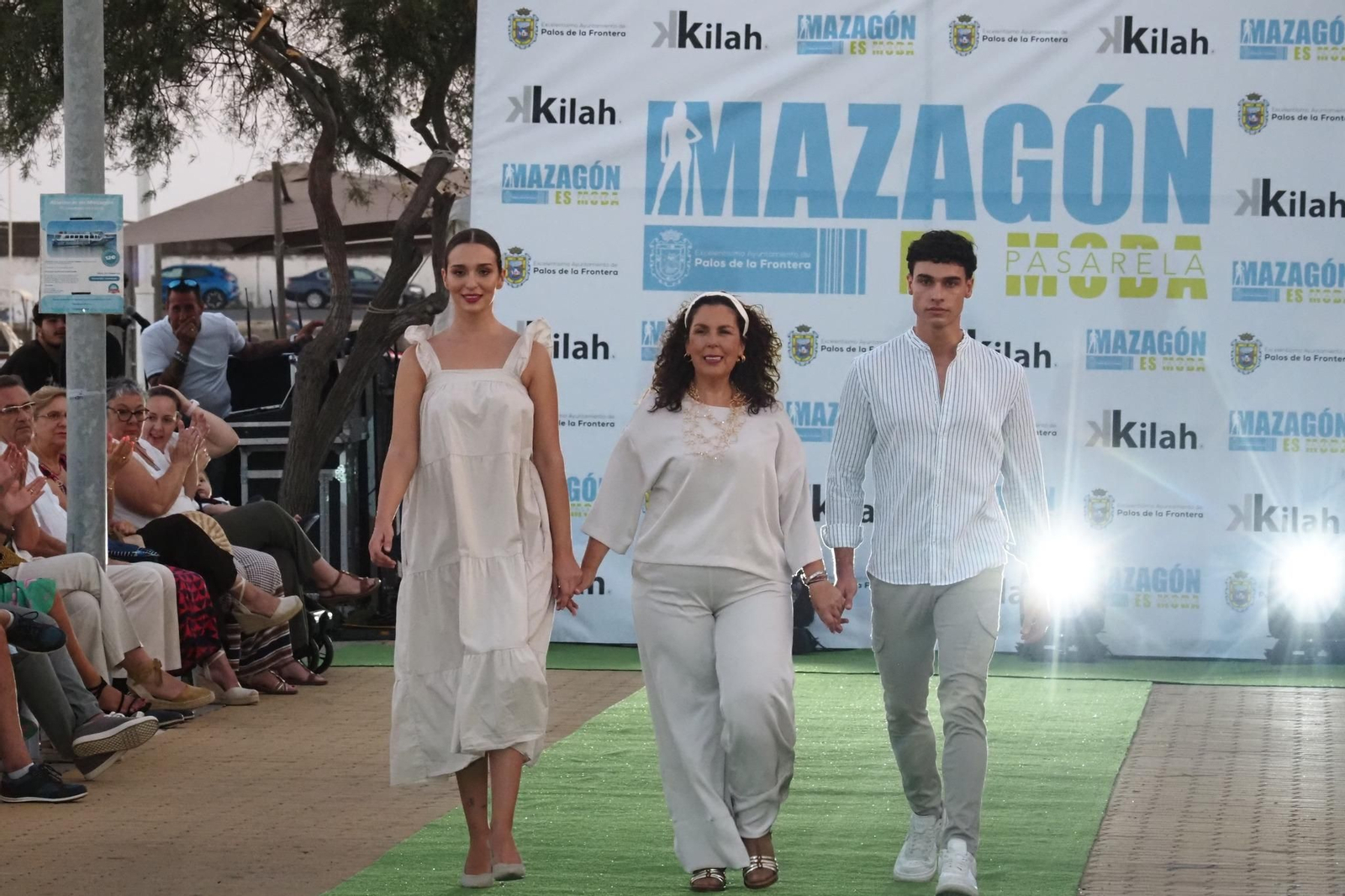 Modelos durante el desfile.