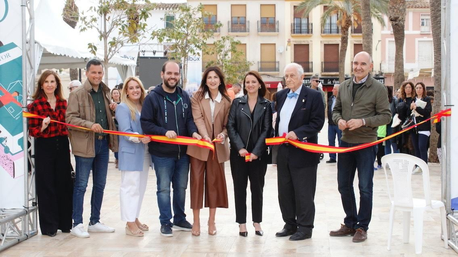 Inocencio Arias ha sido el padrino de la I Feria del Libro de Albox.