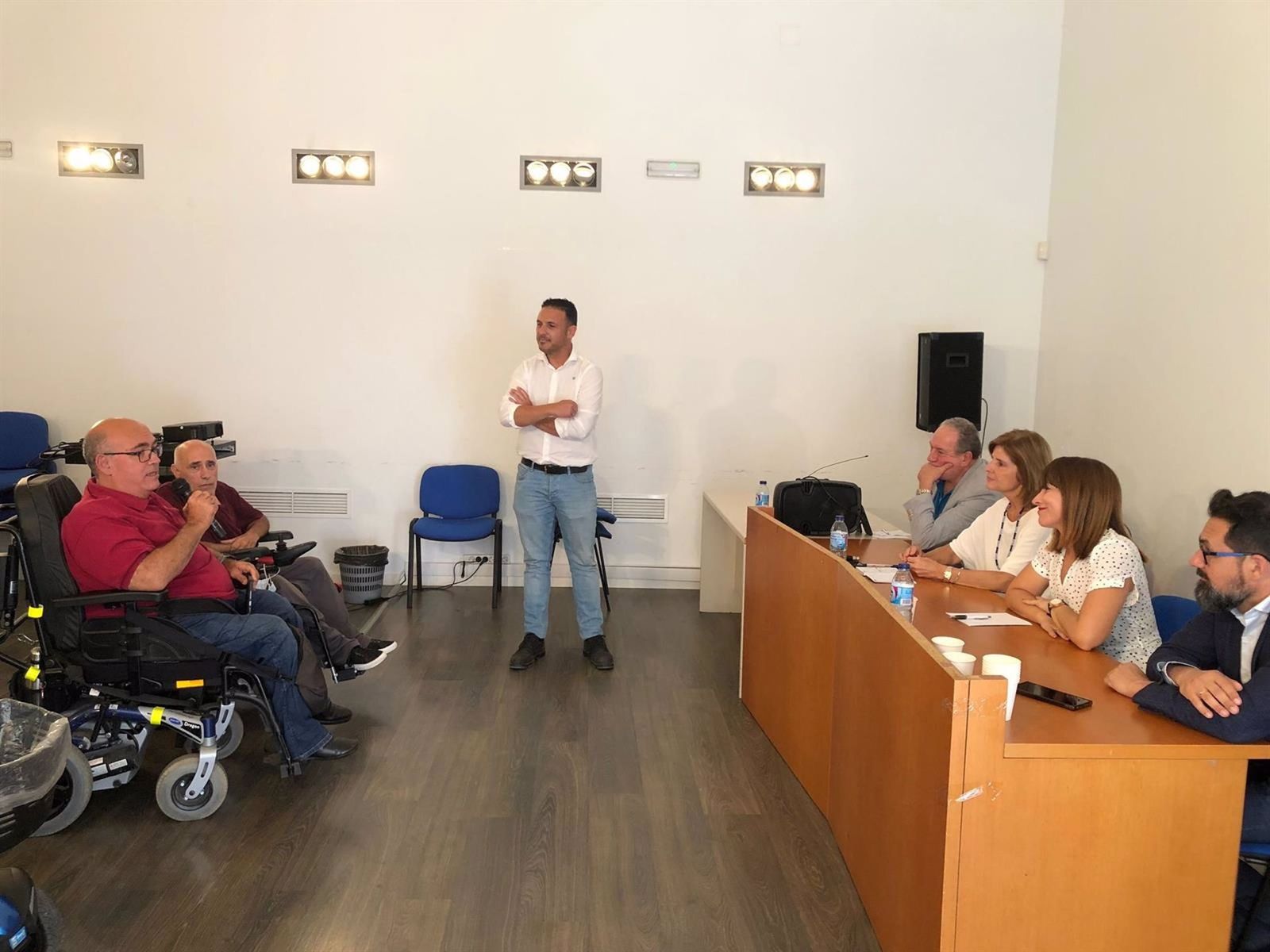 Reunión del PP de Málaga con integrantes de la Agrupació de Desarrollo Málaga Accesible.