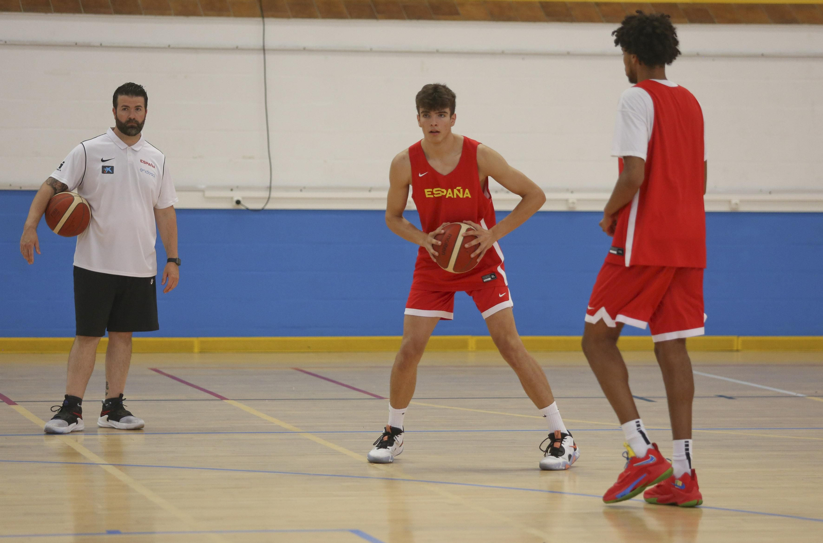 Las fotos de España sub 17 en Fuengirola