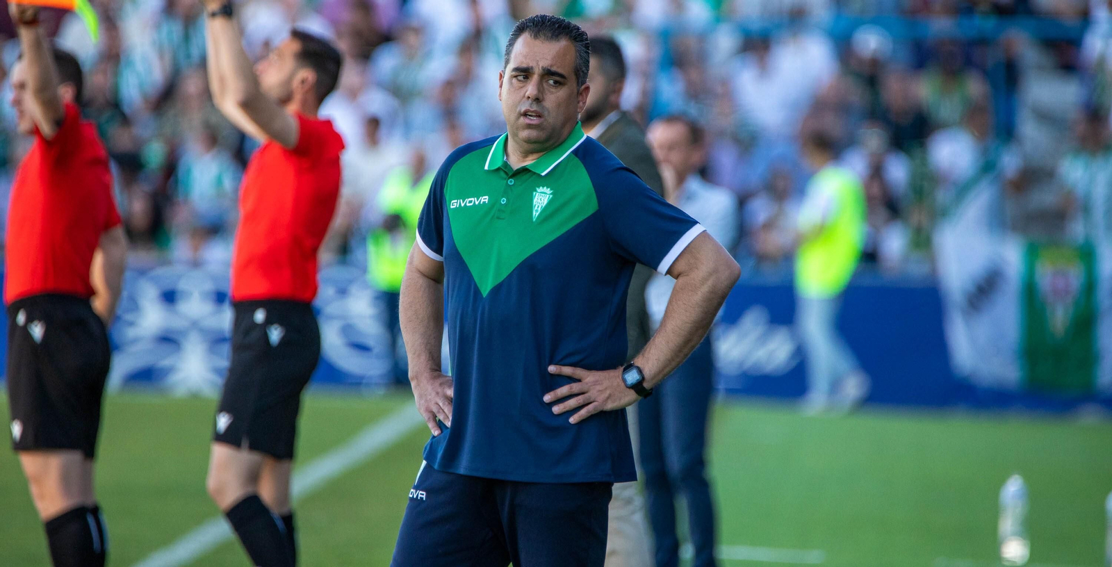 Germán Crespo, con cara de circunstancias durante el Linares - Córdoba CF.