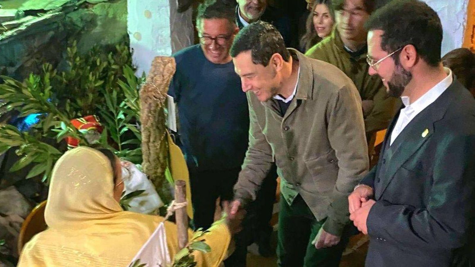 juanma moreno en el Belen