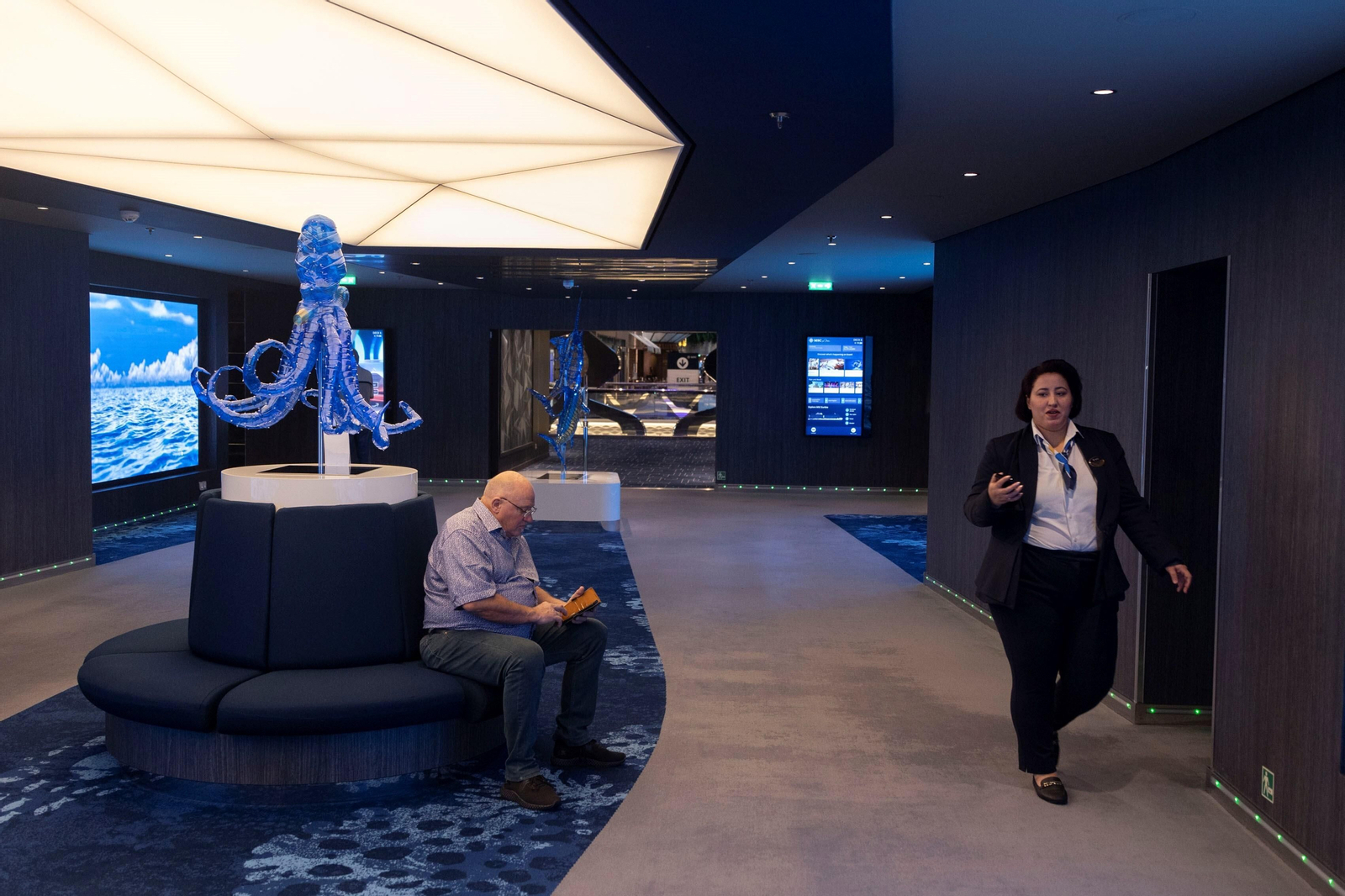 Imágenes de la visita del crucero MSC Euribia al puerto de Cádiz