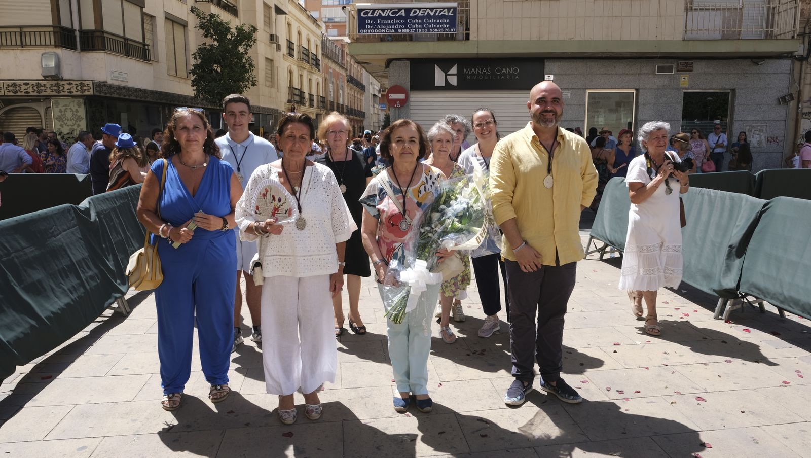 Imágenes de la ofrenda floral a la Virgen del Mar. Feria de Almería 2022