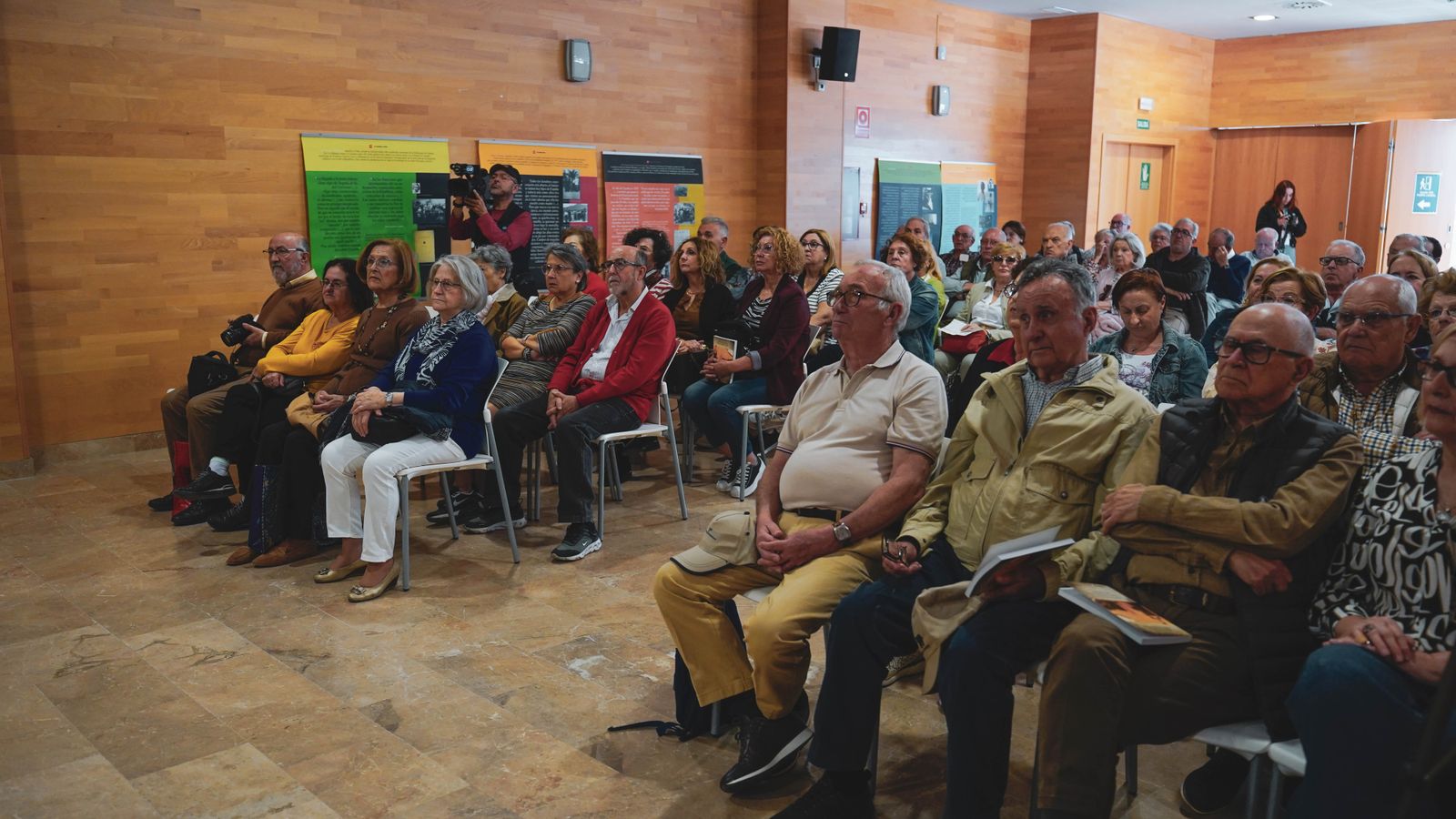 Fotos de la presentación del libro en el centro documental Jose Luis Cano, en Algeciras