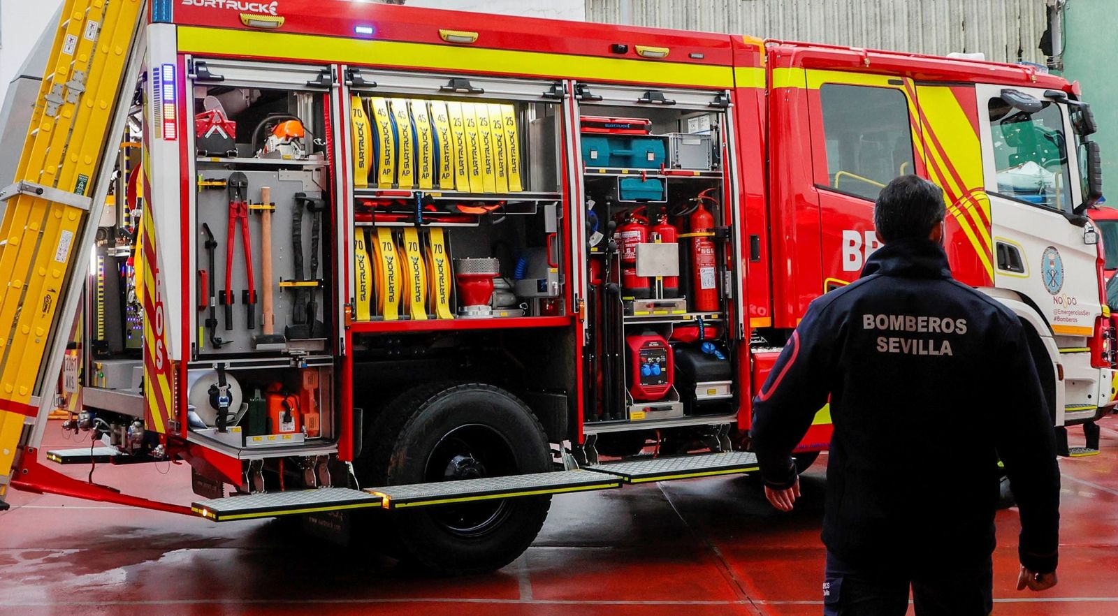 Imagen de archivo de un camión de Bomberos de Sevilla.