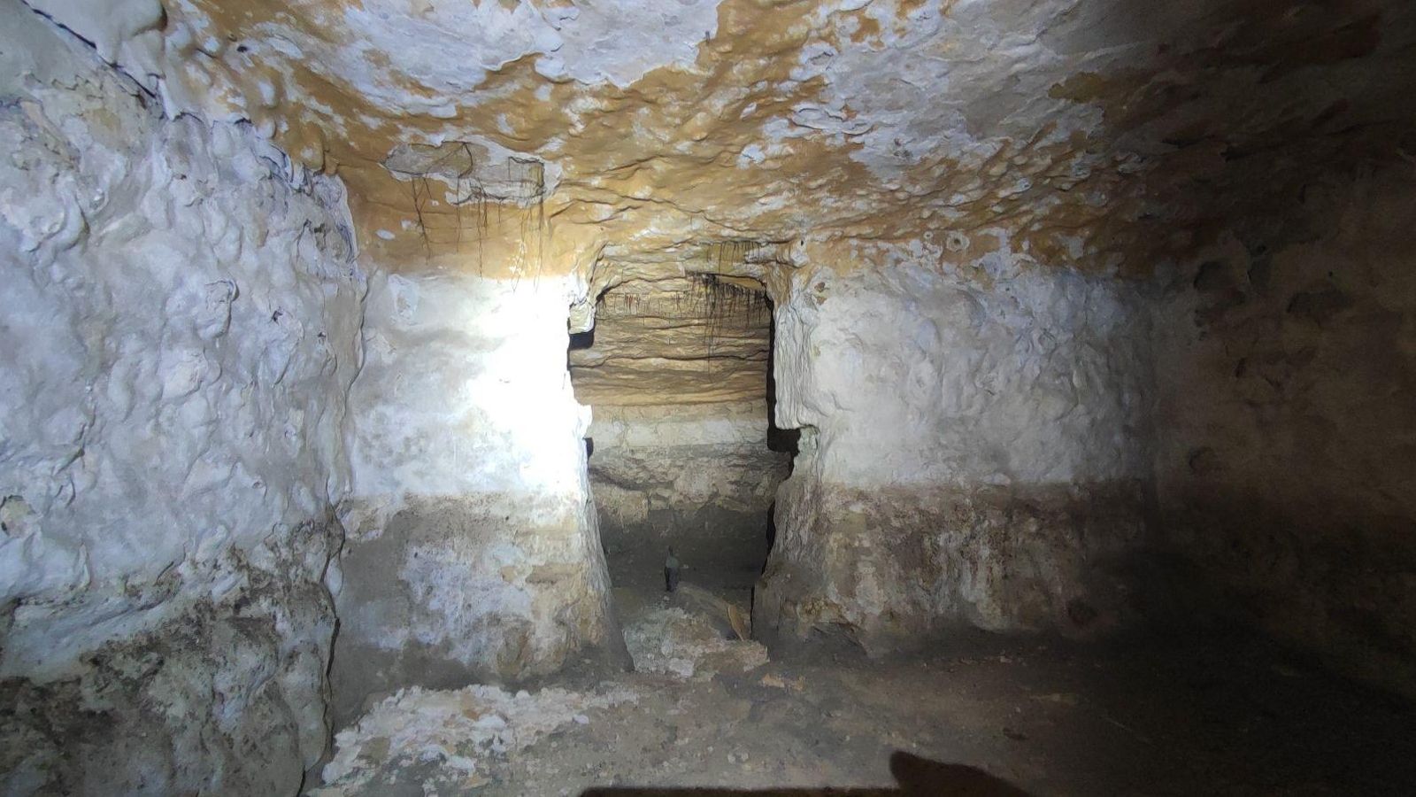 Interior de una de las casas cueva.