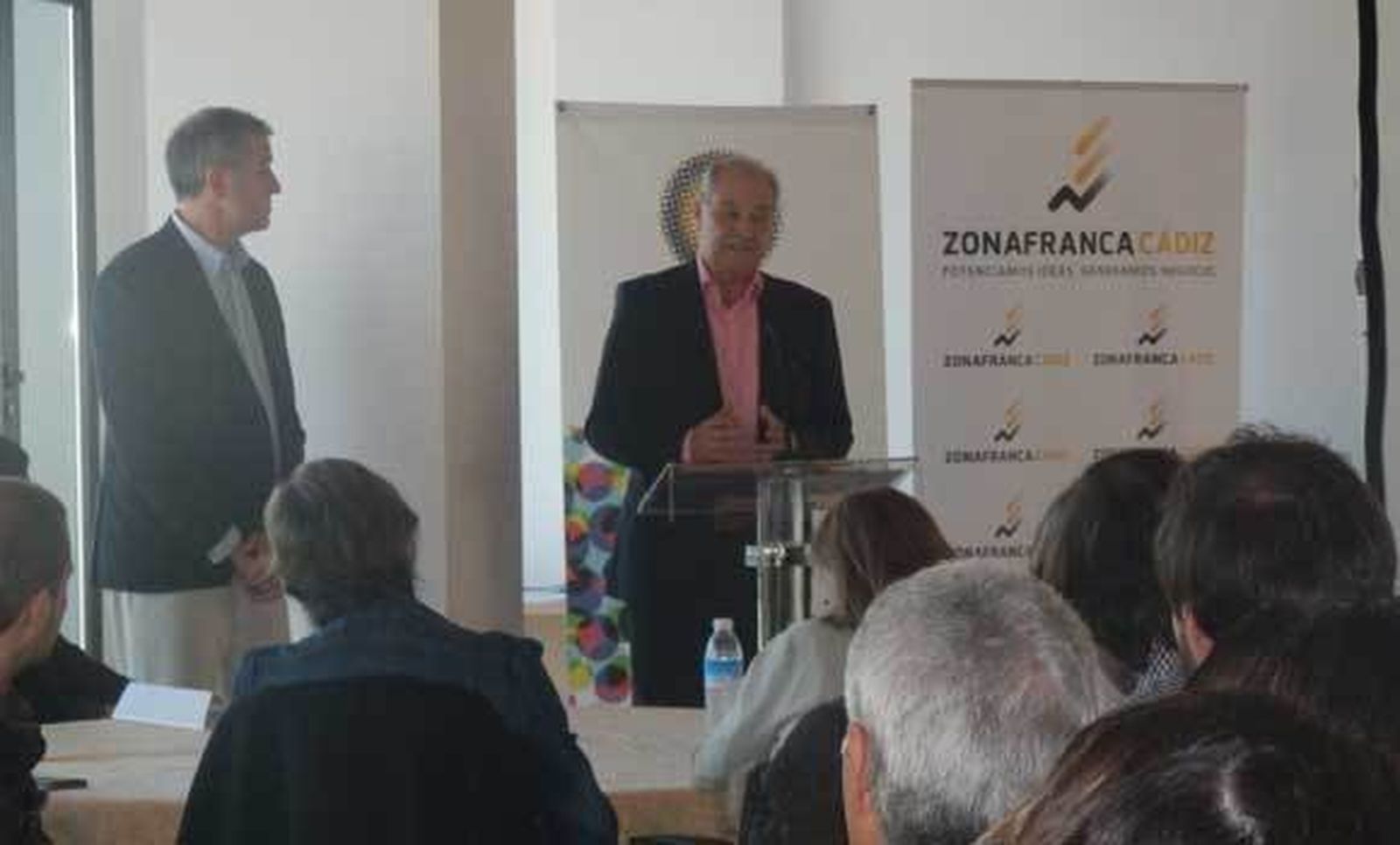 Zona Franca y Radio Cádiz organizan las Jornadas 'Ser Empresarios' en el Edificio Europa