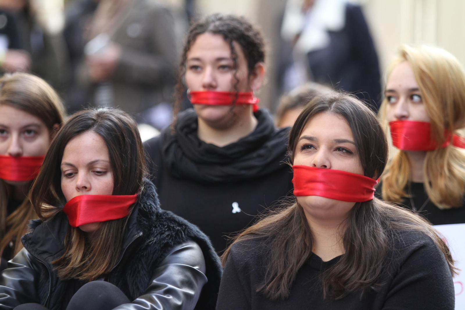 Lectura de manifiesto de violencia contra la mujer