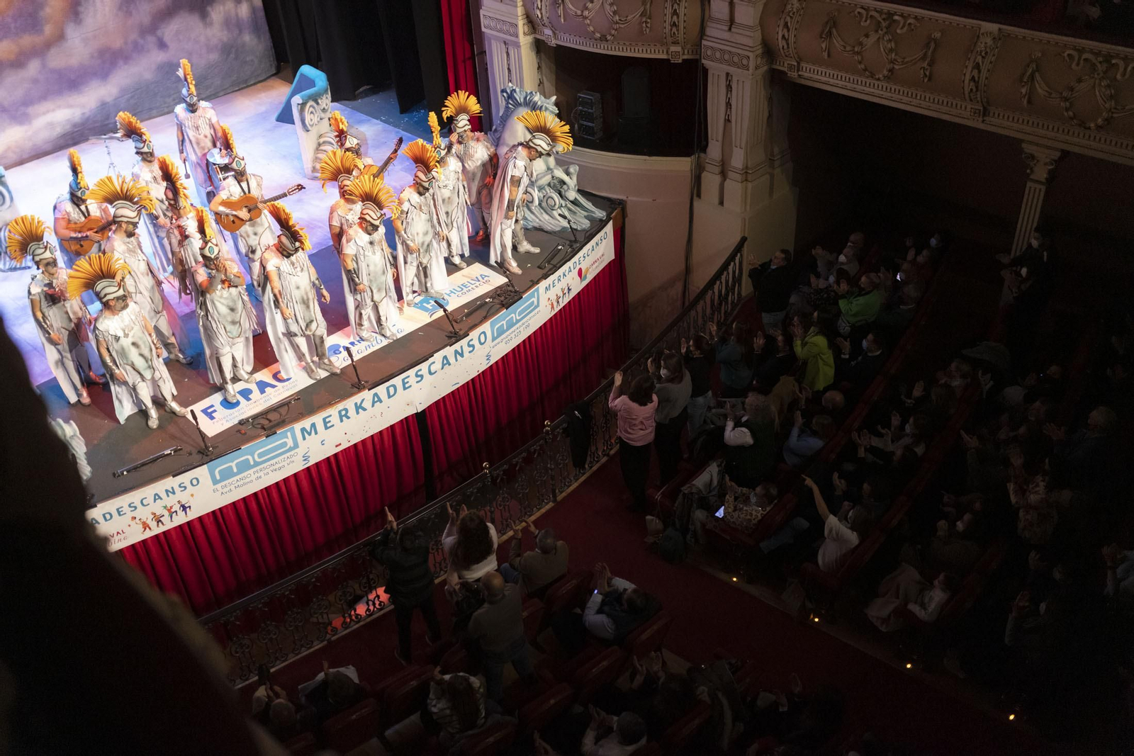Imágenes de la actuación de la comparsa de Huelva 'Poniente' en el Carnaval Colombino