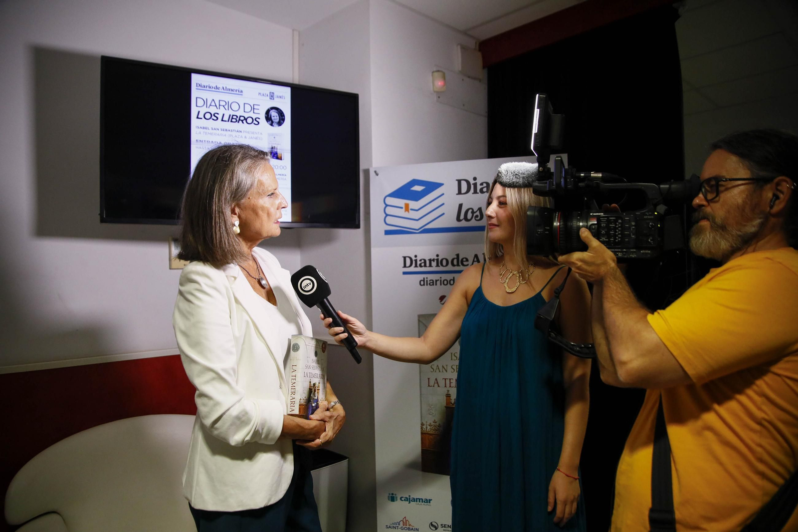 Las imágenes del diario de los libros con Isabel San Sebastián