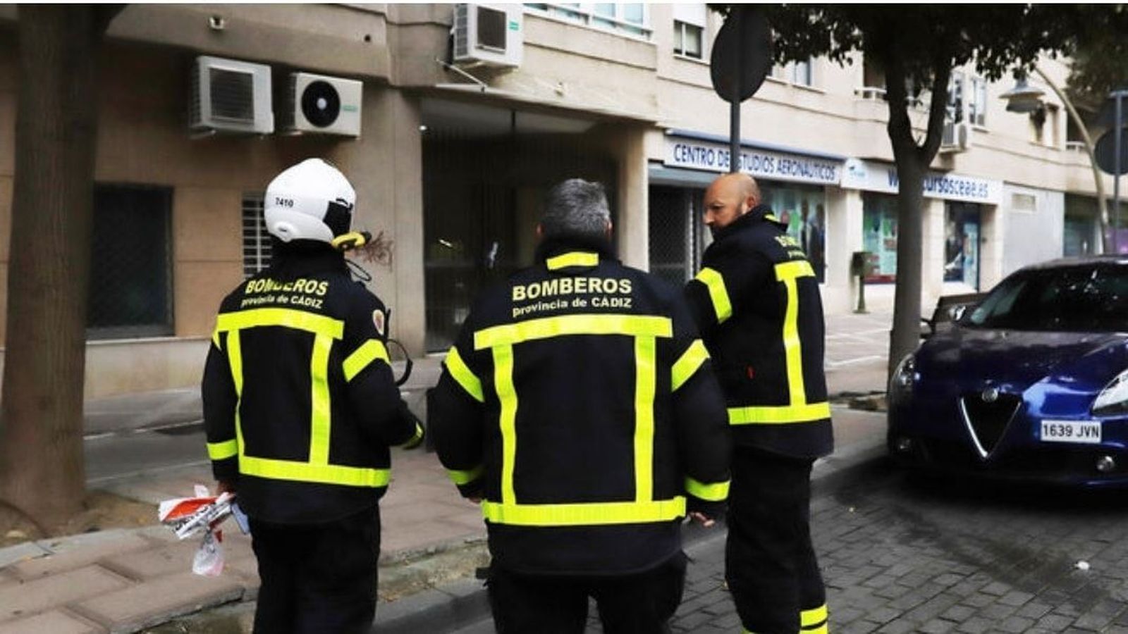 Efectivos del parque de bomberos de Jerez durante otra actuación.