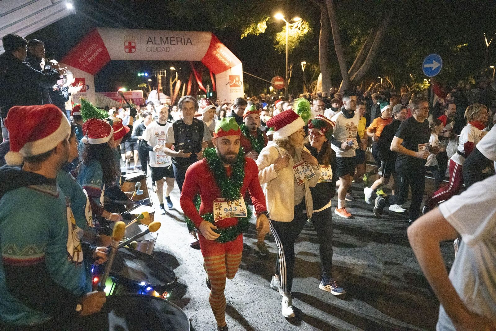 Almería corre y celebra su memoria olímpica en una San Silvestre de récord