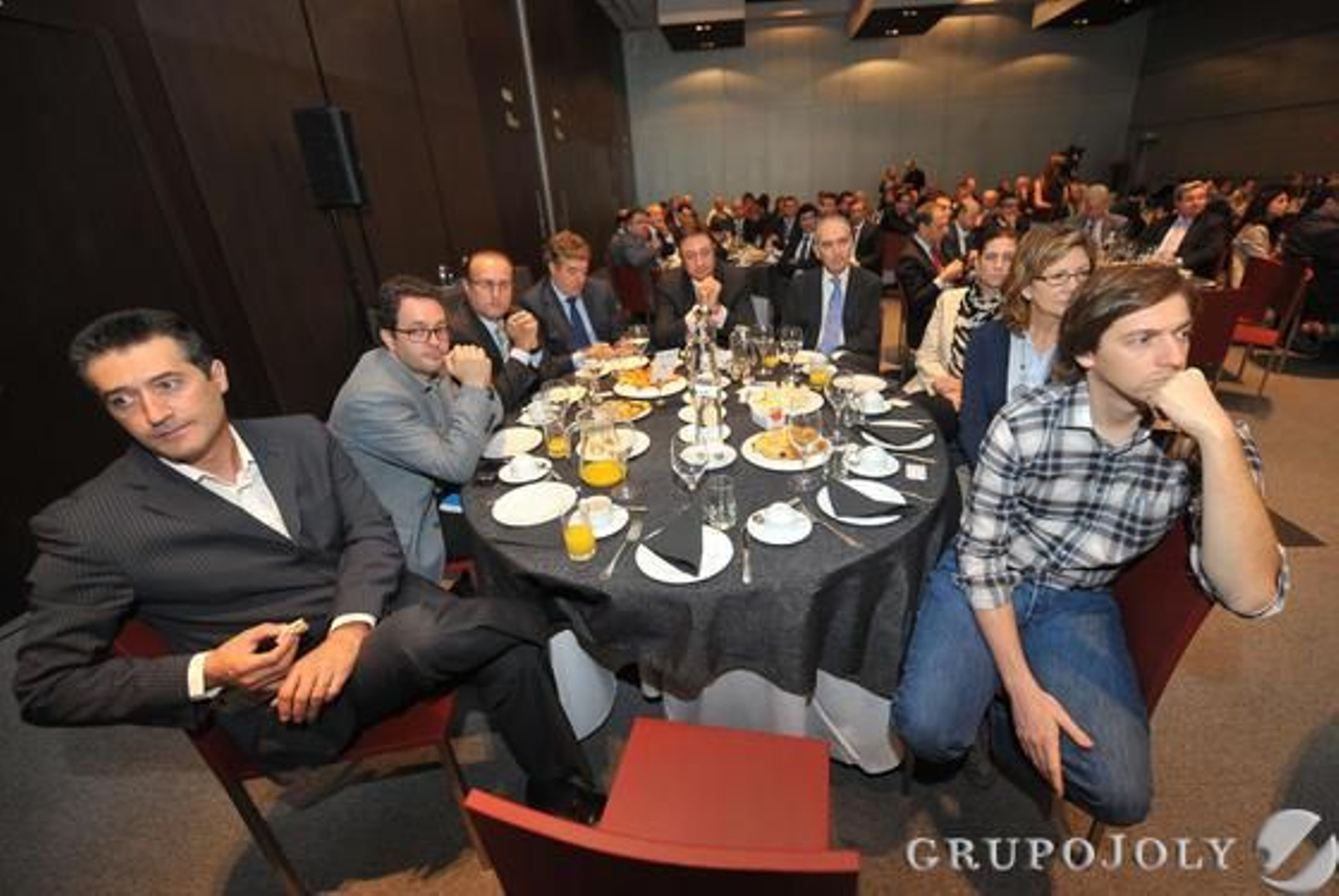 Manuel Jiménez, Jesús Espino, Rafael Romo, José A. Madrazo, Fco. Torró, Diego Soler, P. Martínez, Mariana Fernández y Jesús García. 

Foto: Javier Albiñana