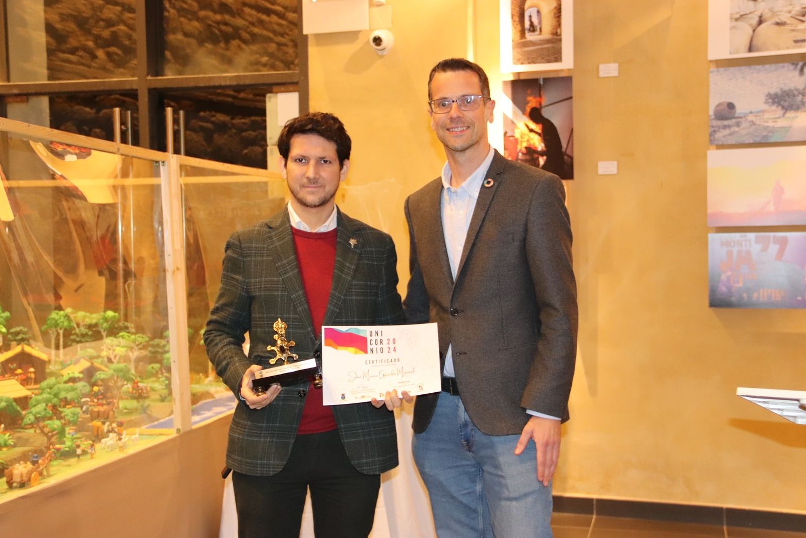 José María Garrido Mármol, ganador del concurso, con la imagen 'Pescadores de la Paxera'