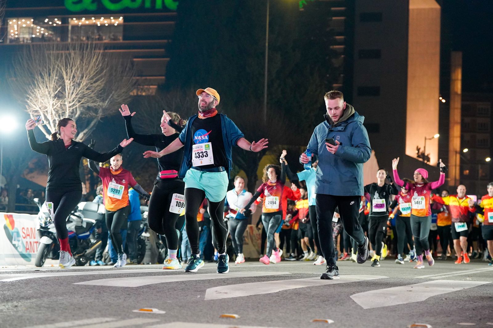 En imágenes: búscate en tu llegada a meta de la Carrera de San Antón 2026 (1)
