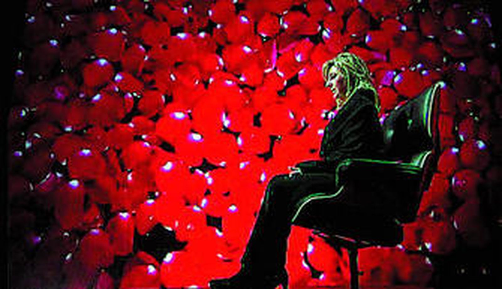 Un momento del 'reality' de Telecinco 'La caja roja'.