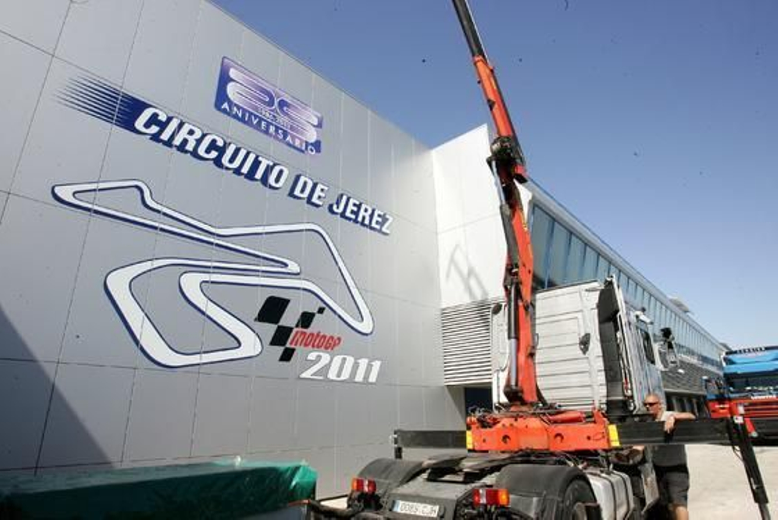 El viernes 1 de abril comienza la primera sesión de los entrenamientos clasificatorios y libres de las categorías de 125cc y 250cc, y los libres de Moto GP

Foto: Pascual