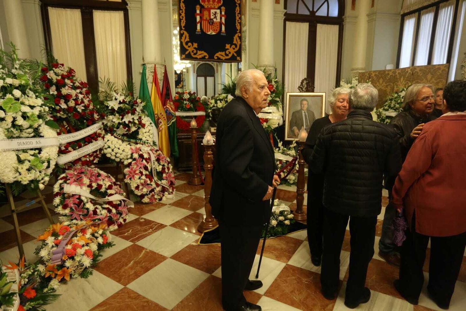 Fotos de la capilla ardiente de Manuel Alcántara