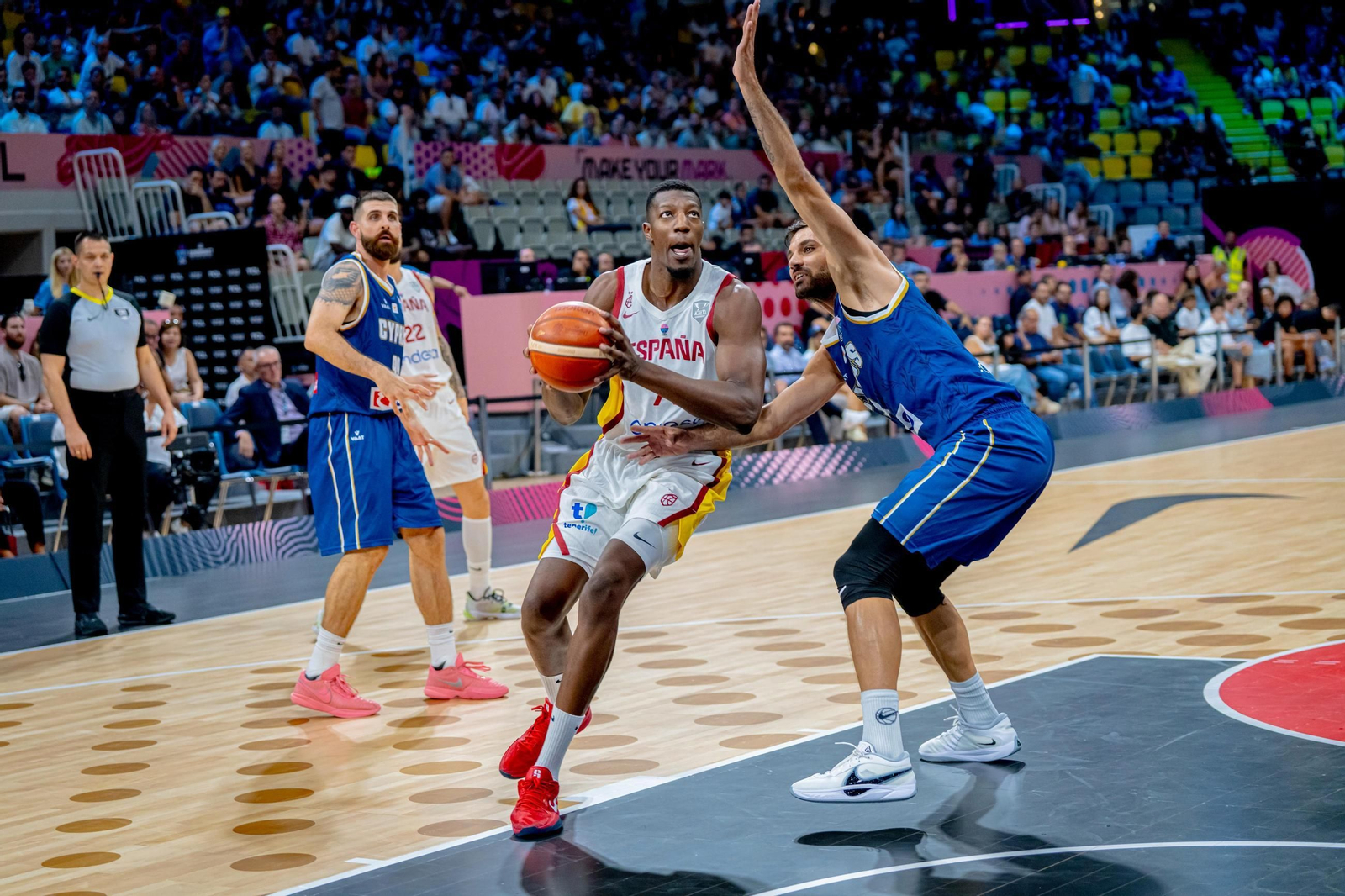 Las fotos del Chipre - España de baloncesto