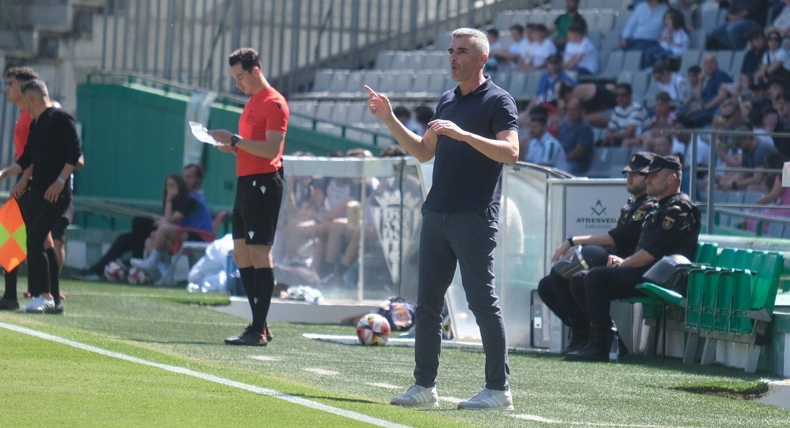 Vicente Parras durante el Córdoba CF - CD Alcoyano.
