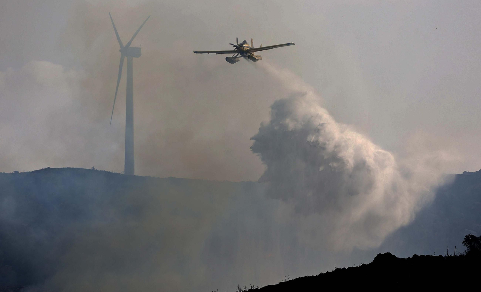 Fotos del incendio forestal de Torre de la Peña en Tarifa