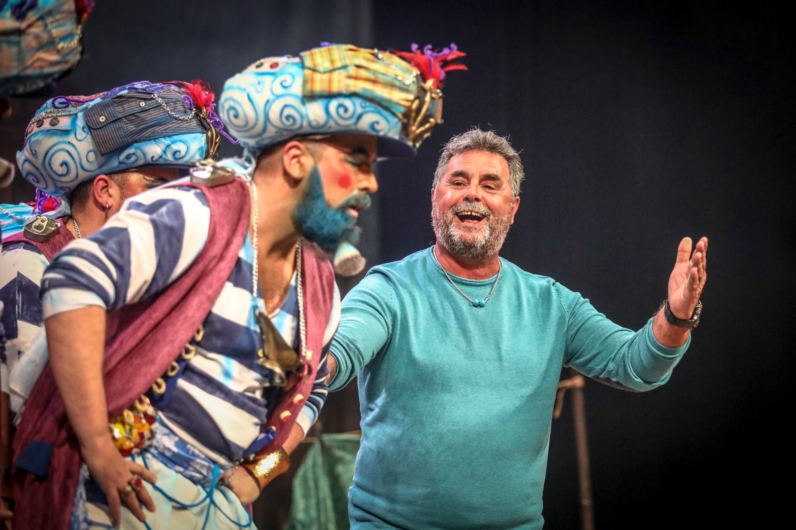 Perico Ramos cantando por martinetes en la presentación de 'Los Geni de Cadi'.