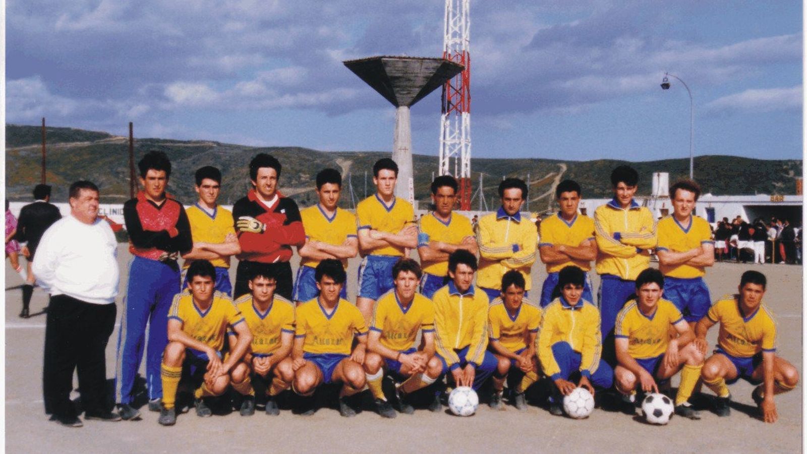 La plantilla de la UD Tesorillo que logró el primer ascenso a Primera Regional, en la 1990/91