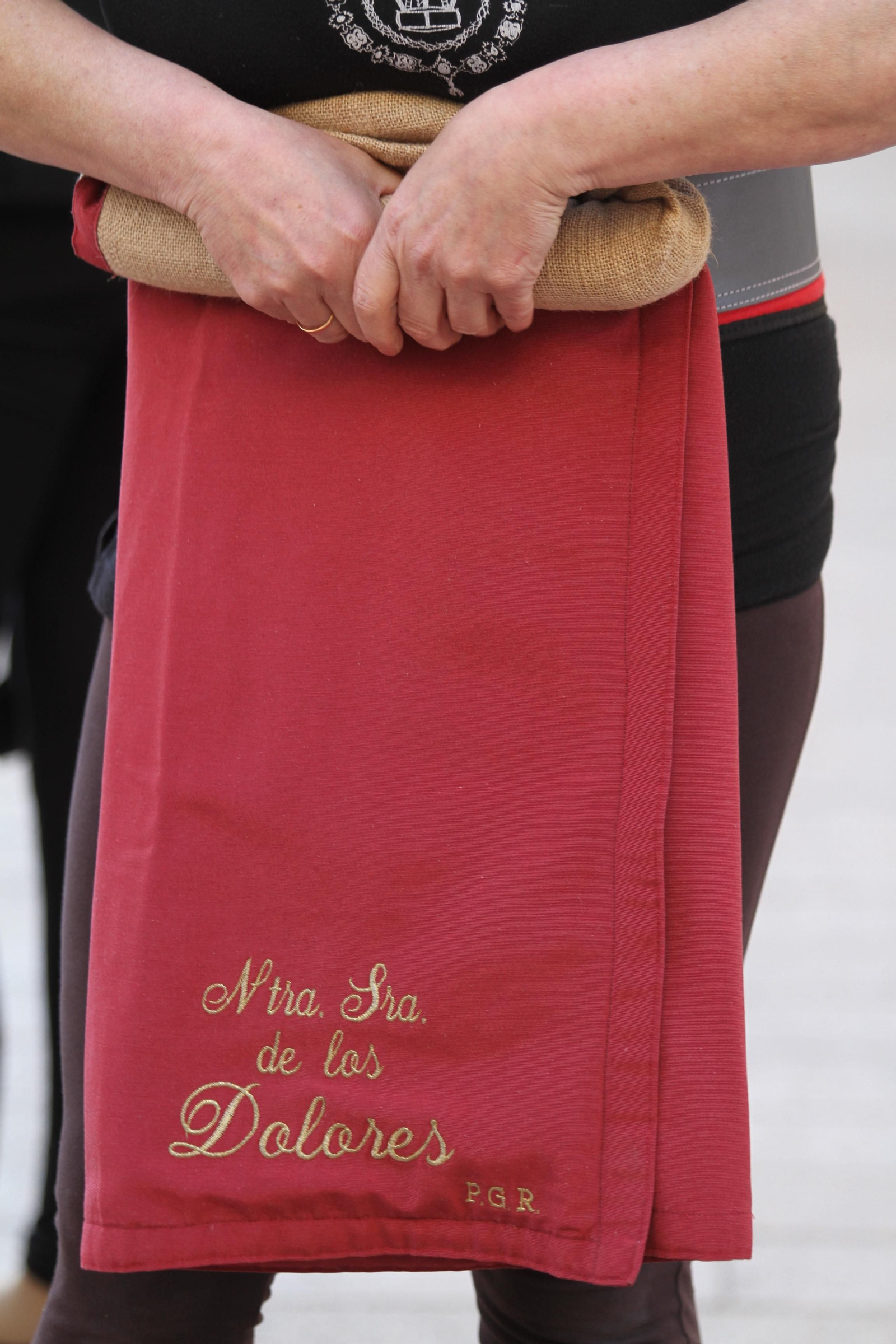 El ensayo de la cuadrilla de mujeres de la Hermandad del Santo Entierro, en imágenes