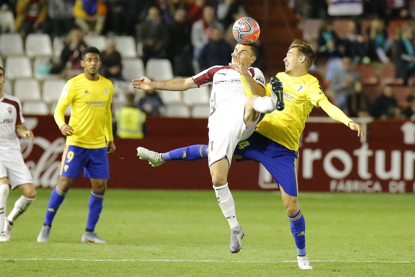 El canterano Sergio González salió en el segundo periodo.