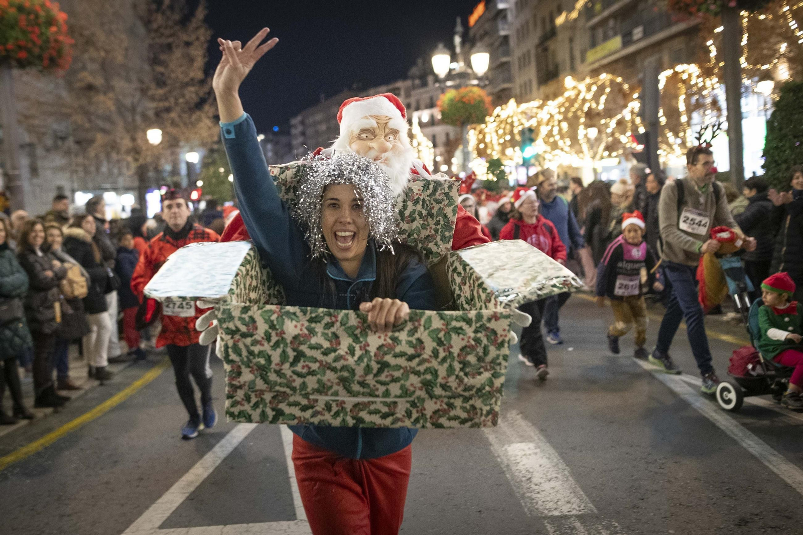 Las mejores imágenes de la 32º Carrera Nocturna de Disfraces de Granada