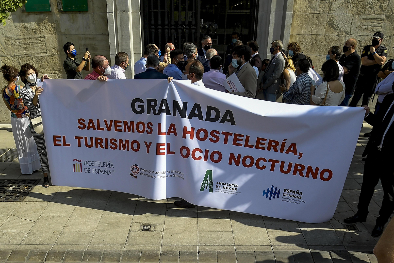 Fotos: El turismo se manifiesta en Granada