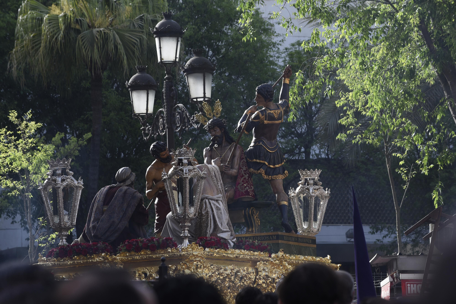 Las imágenes del Santo Entierro Grande por la Campana